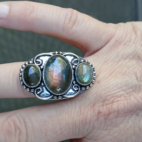 New Labradorite 925 Silver Ring. - Picture 14 of 15